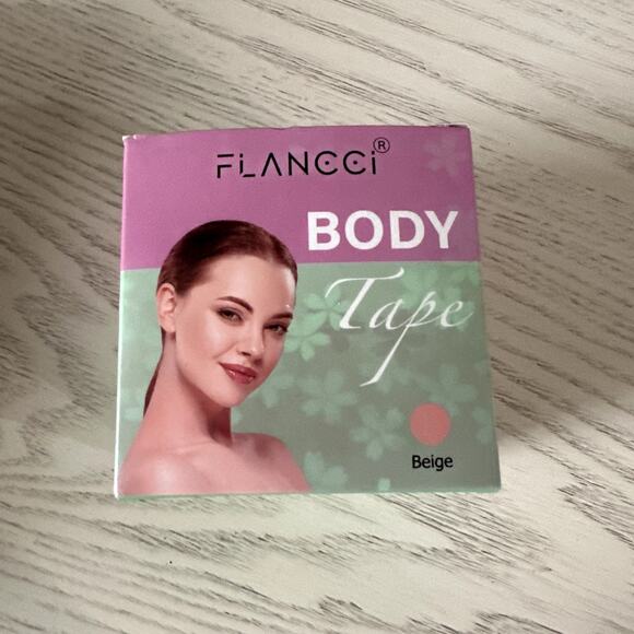 Body Tape Flancci New Beige Nipple Cover - Picture 1 of 3